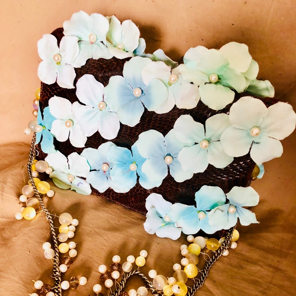 Flowered shoulder purse